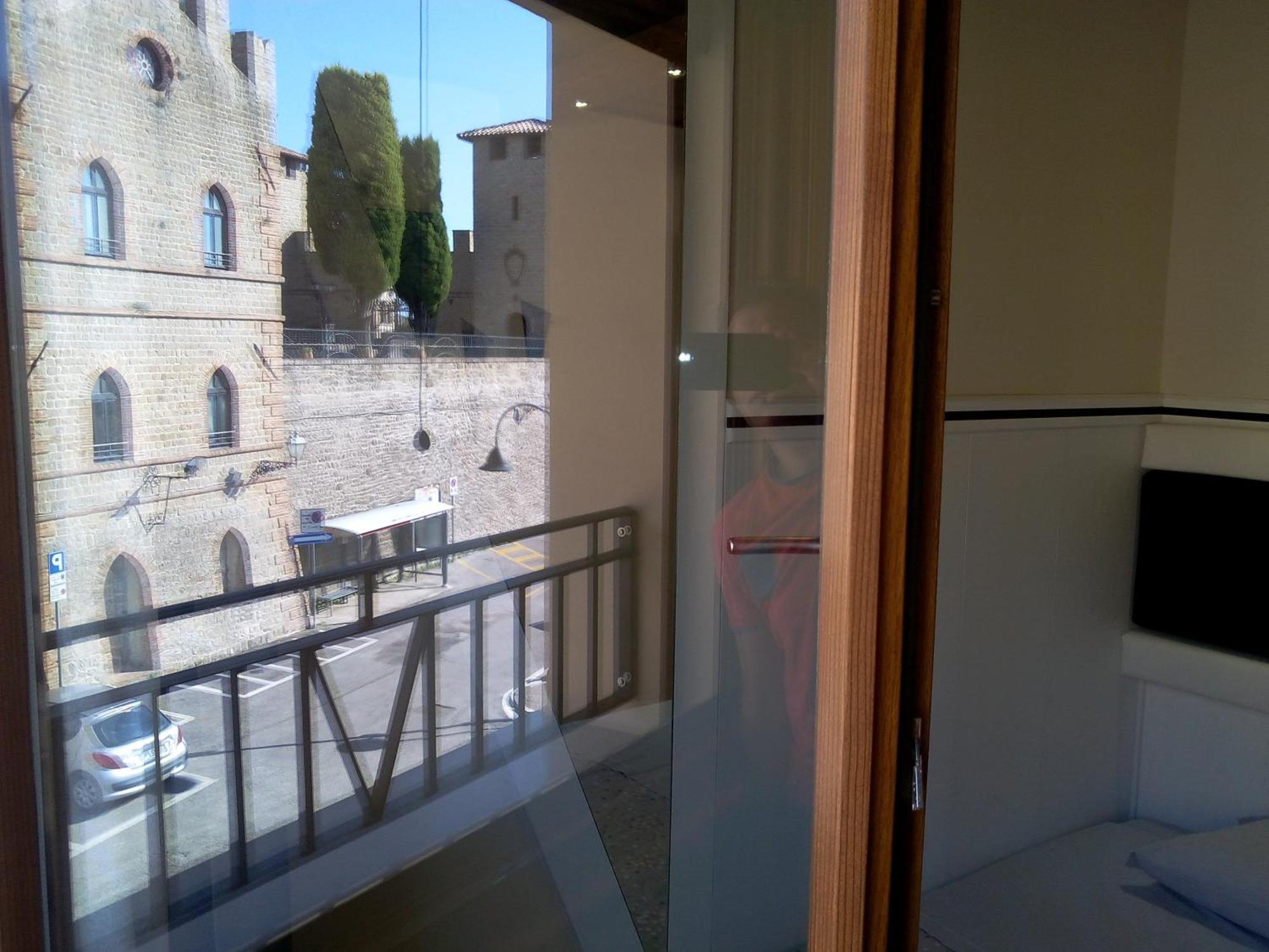 Albergo Diffuso - Il Poggetto Tra Urbino & San Marino Quarto foto