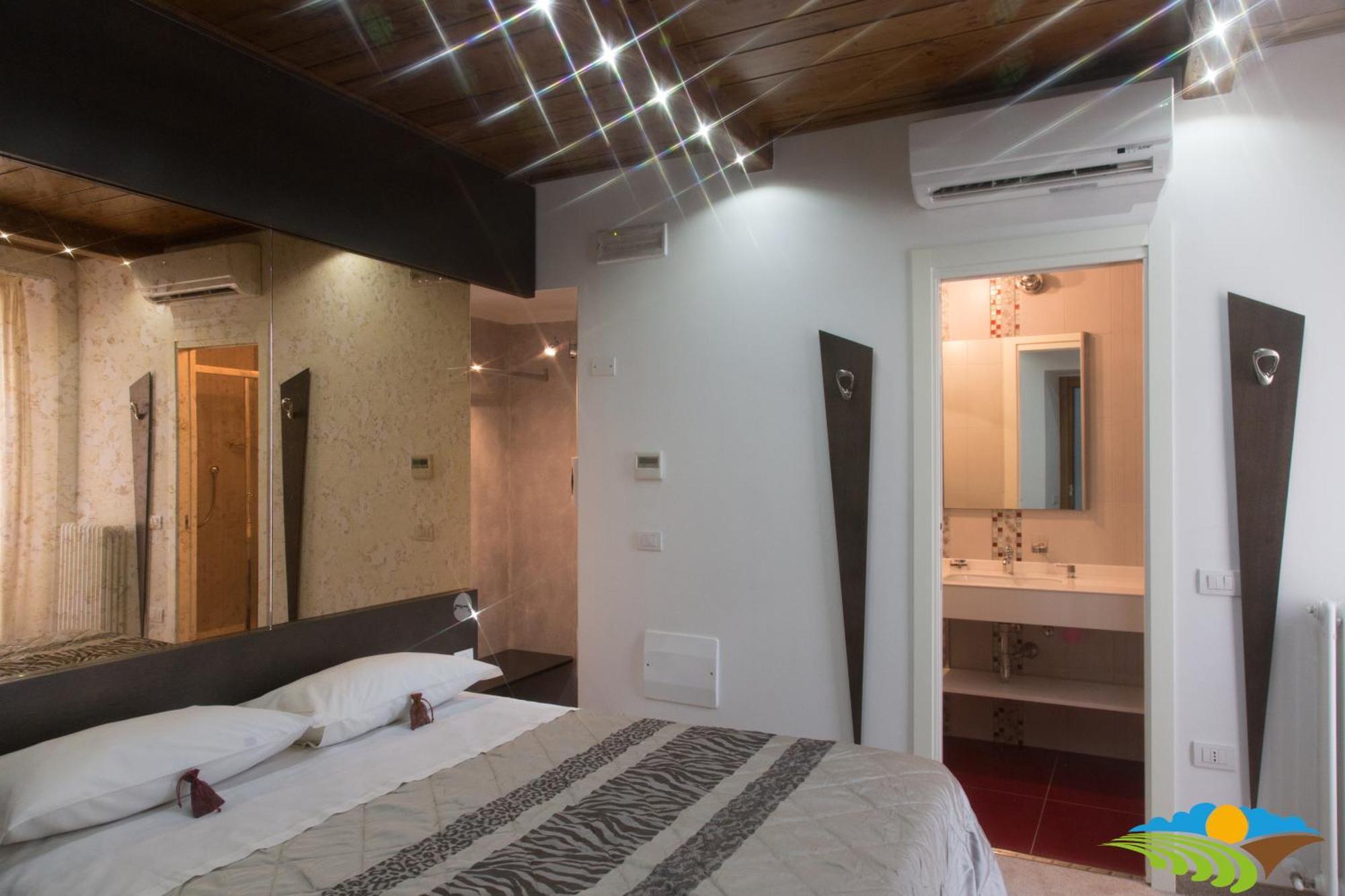 Albergo Diffuso - Il Poggetto Tra Urbino & San Marino Quarto foto
